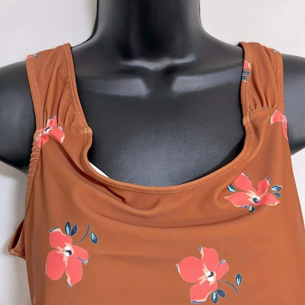 XL June Loop Bikini- Cindy top and Jenelle Super Hi-waist bottoms in Rust floral - Picture 3 of 6